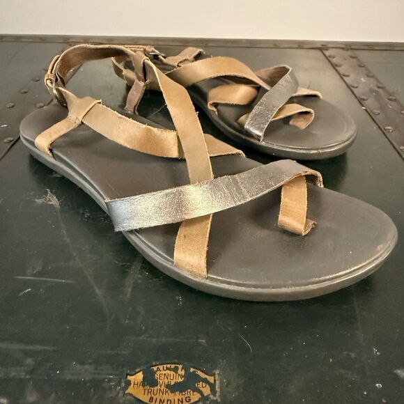 OluKai Upena Women's Size 9 Shoe Brown Leather Loop Buckle Casual Flat Sandals - Picture 1 of 4